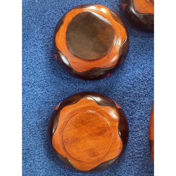 Vintage 14” Hand Carved 2 Tone Wooden Round Bowl with 6 Small Bowls Fish Etching - Picture 5 of 8